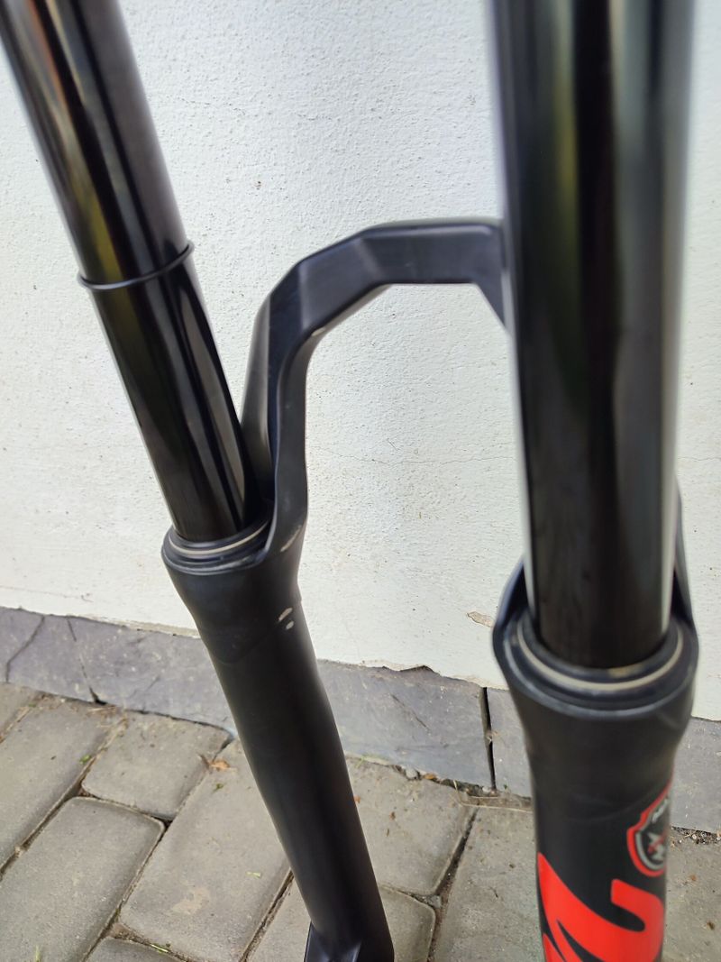 Manitou Mattoc Dorado Air 29", 140mm, boost + packeta Zdarma