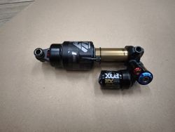 Tlumič FOX Float X2 Factory Trunnion s Lockoutem