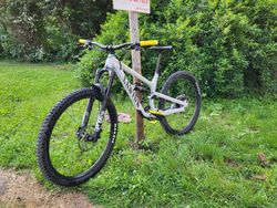 Canyon Spectral 6 (2024) - najeto pouze cca 230km!