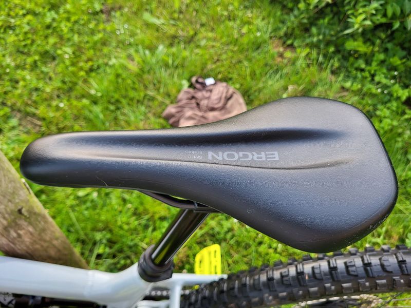 Canyon Spectral 6 (2024) - najeto pouze cca 230km!
