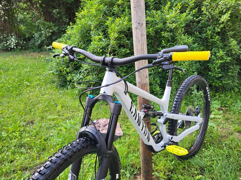 Canyon Spectral 6 (2024) - najeto pouze cca 230km!