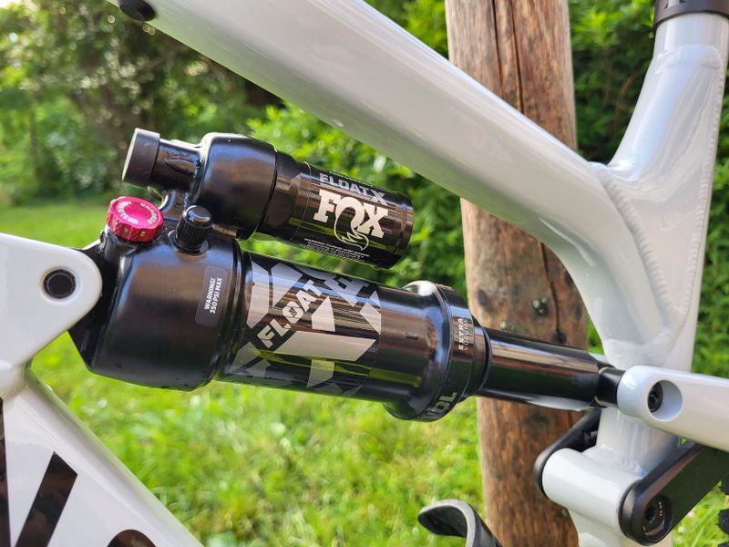Canyon Spectral 6 (2024) - najeto pouze cca 230km!