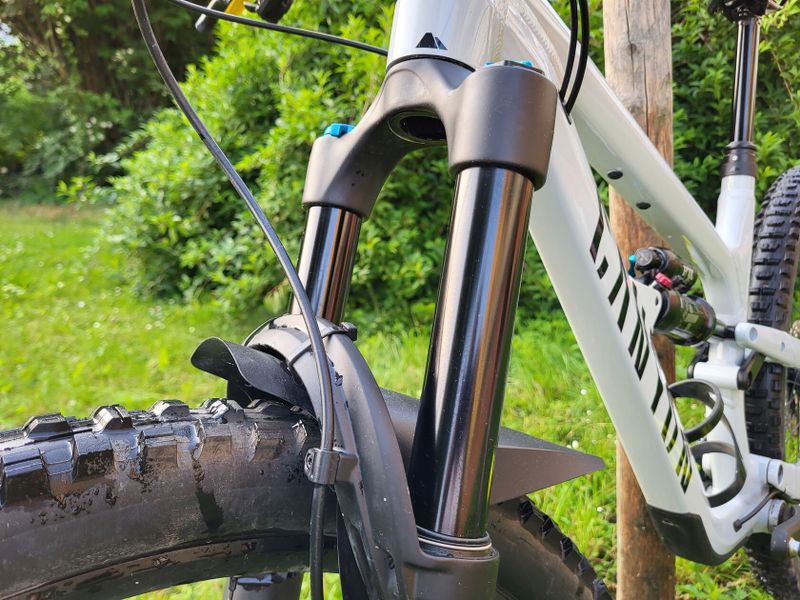 Canyon Spectral 6 (2024) - najeto pouze cca 230km!
