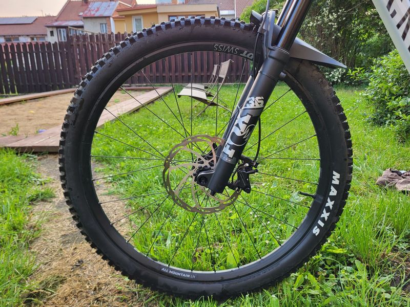 Canyon Spectral 6 (2024) - najeto pouze cca 230km!