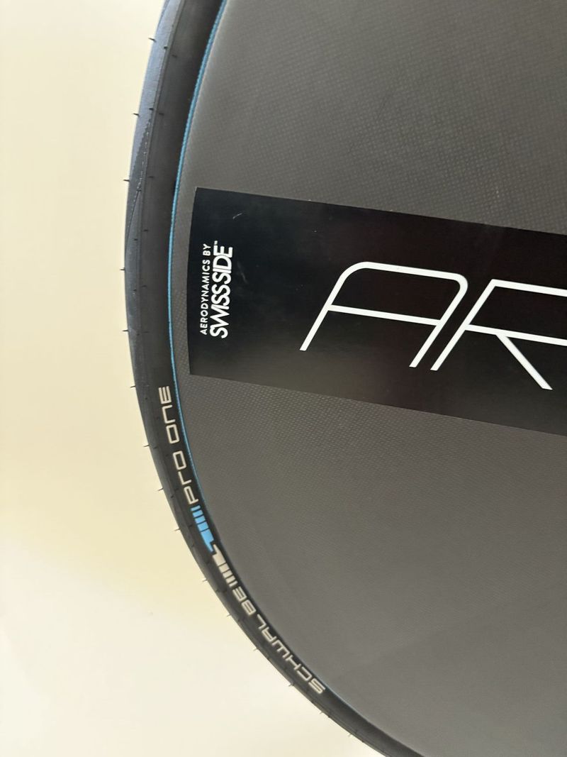 KARBONOVÝ SILNIČNÍ DISK DT SWISS ARC 1100 DISC 700C AERO DISC