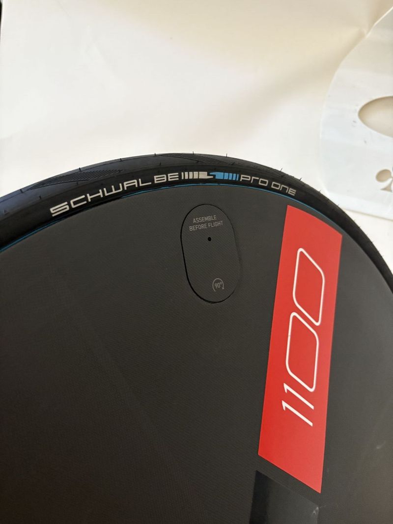 KARBONOVÝ SILNIČNÍ DISK DT SWISS ARC 1100 DISC 700C AERO DISC