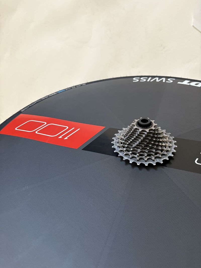 KARBONOVÝ SILNIČNÍ DISK DT SWISS ARC 1100 DISC 700C AERO DISC