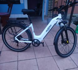 Nové bílé elektrokolo 