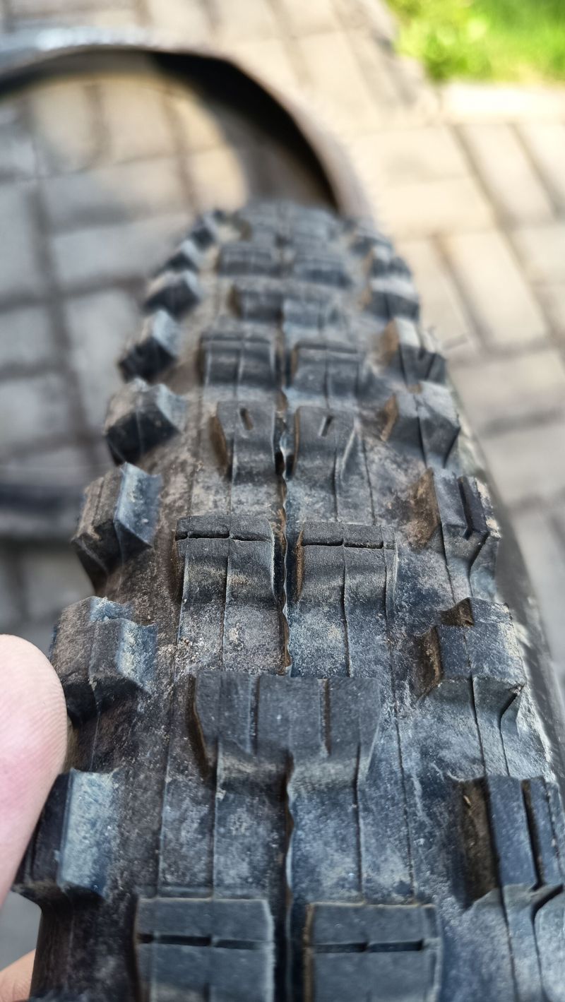 Maxxis Minion DHR II 2.4