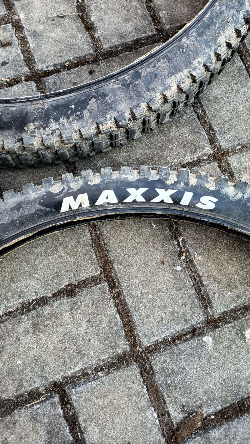 Maxxis Minion DHR II 2.4