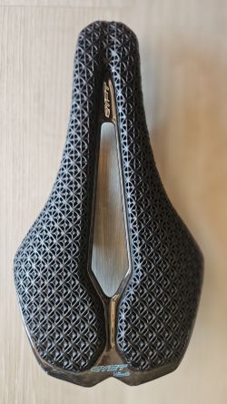 RYET 3D tištěné karbonové sedlo 145mm 