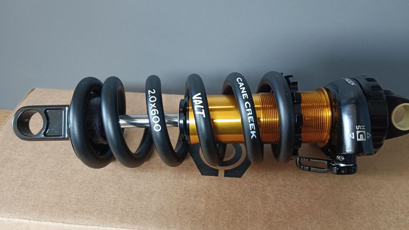 tlumič pružinový Cane Creek Double Barrel Coil IL (BLACK) - 210-52,5mm