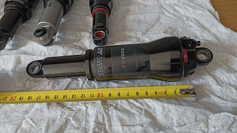 tlumiče 190mm FOX, DTswiss, Rockschox