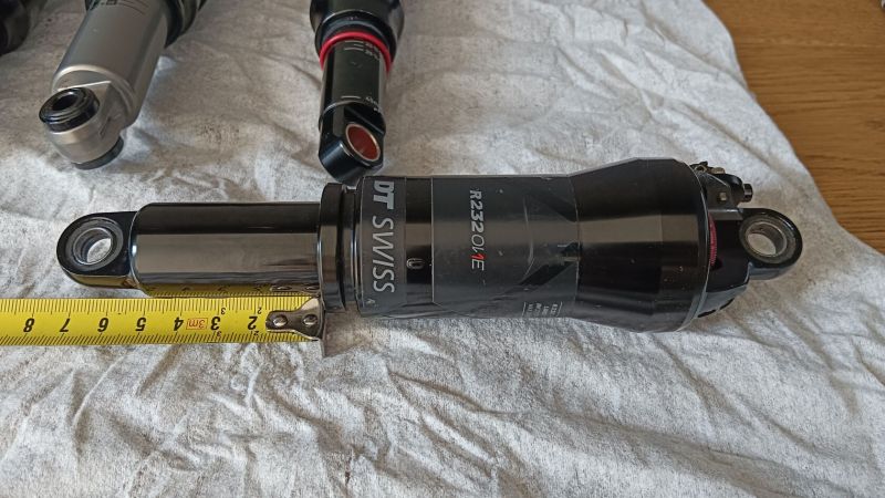 tlumiče 190mm FOX, DTswiss, Rockschox
