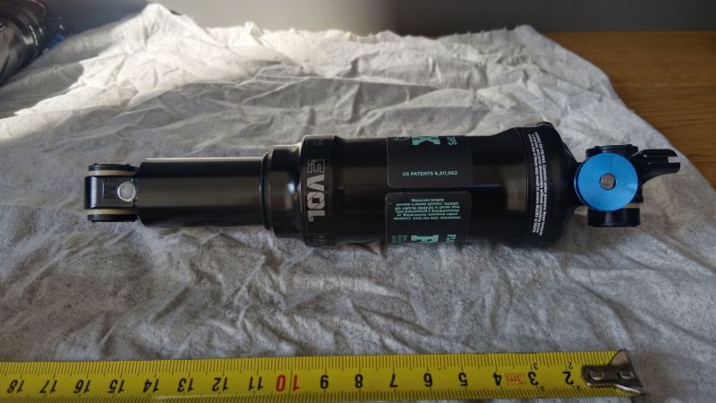 tlumiče 190mm FOX, DTswiss, Rockschox