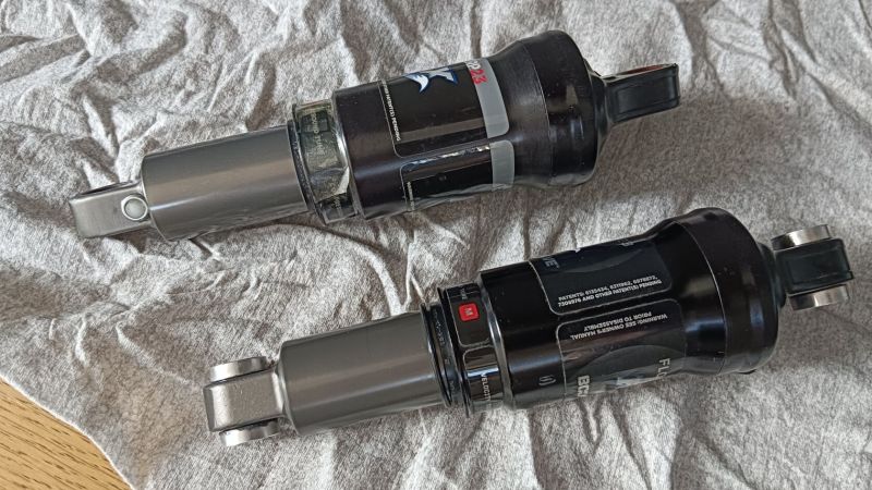 tlumiče FOX 165x38 FACTOTY Kashima a RP23 Lightrider