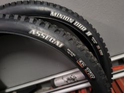 Maxxis Assegai / Maxxis Minion DHR II 