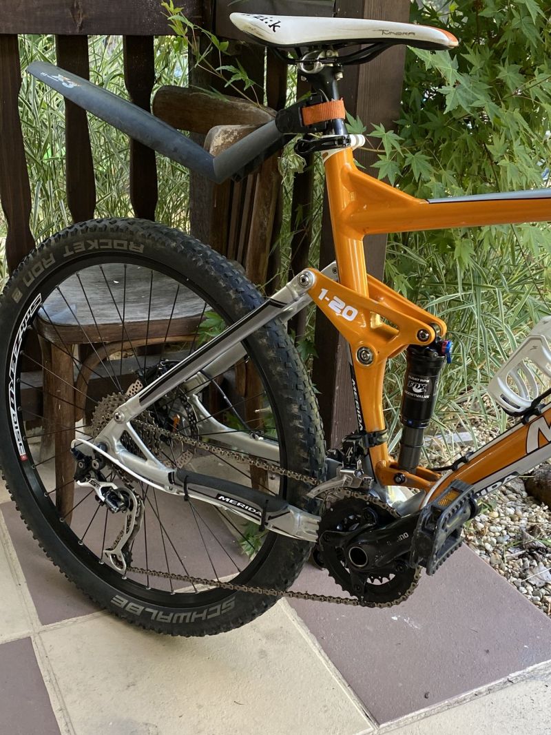 CELOODPRUŽENÉ HORSKÉ KOLO MERIDA RÁM L, KOLA 26”