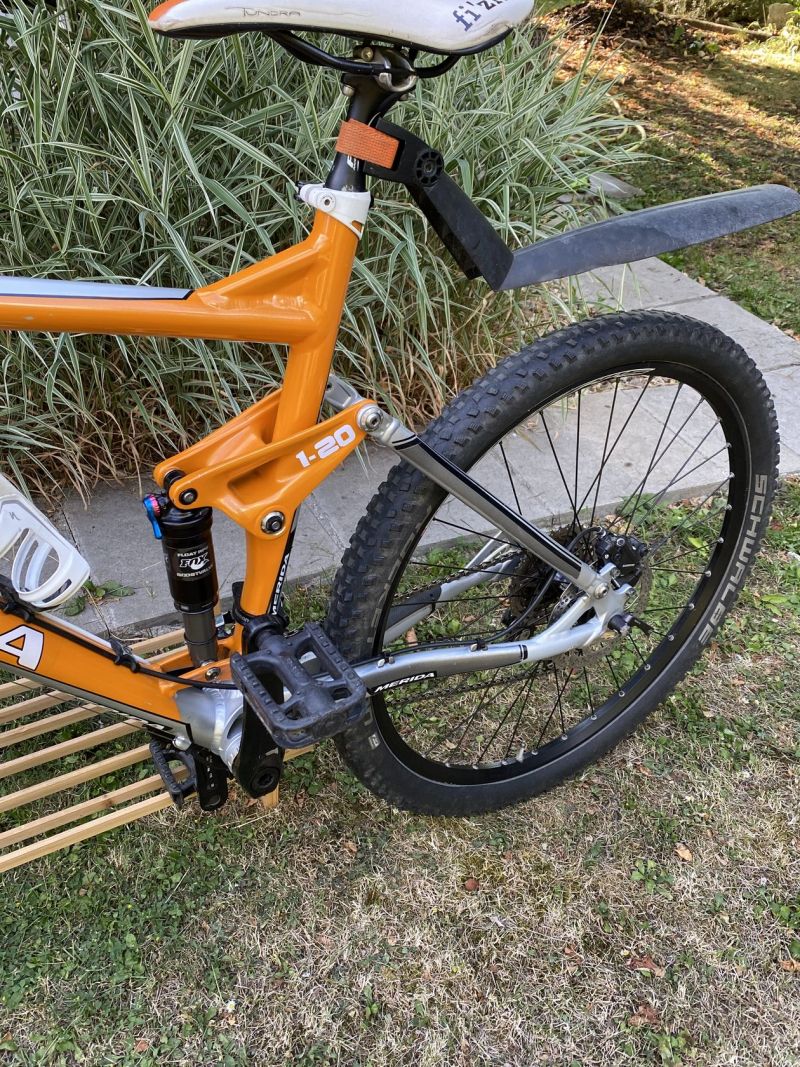 CELOODPRUŽENÉ HORSKÉ KOLO MERIDA RÁM L, KOLA 26”