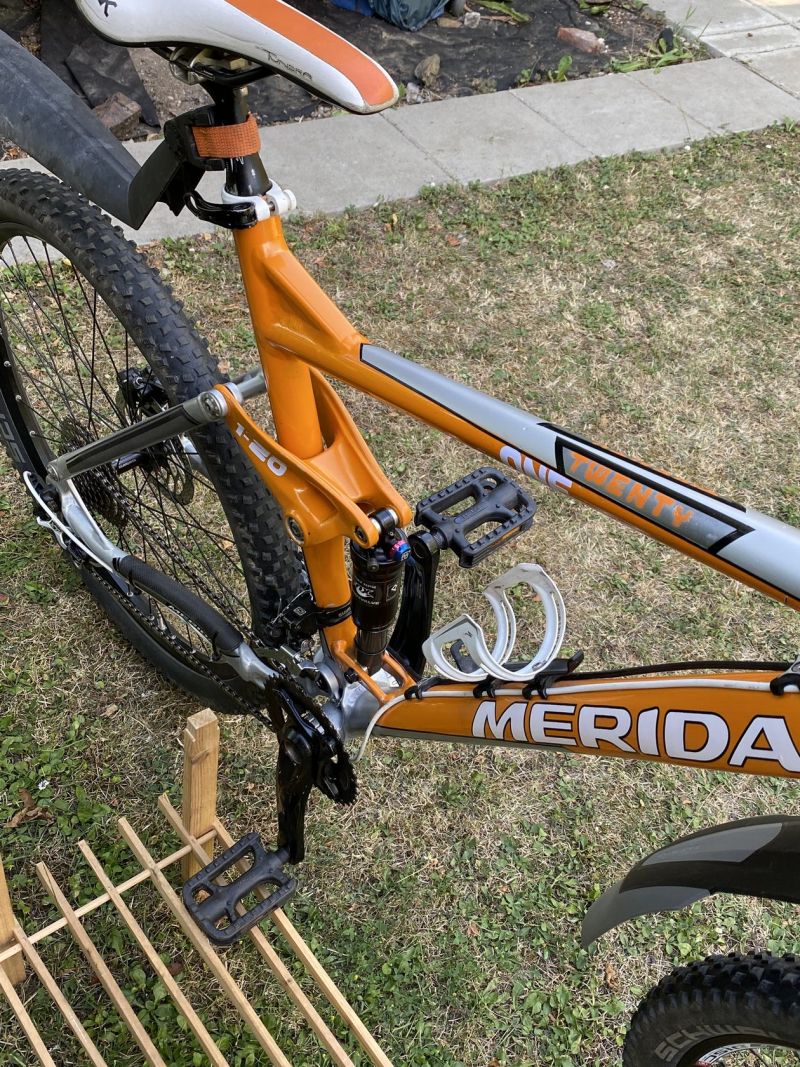 CELOODPRUŽENÉ HORSKÉ KOLO MERIDA RÁM L, KOLA 26”
