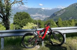 Specialized Turbo Levo , velikost M