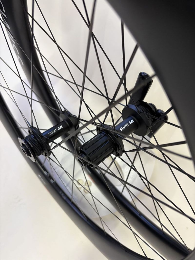 DT Swiss ARC 1100 Dicut® Carbon 80 Disc CL