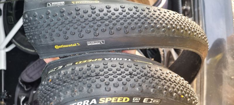 Continental Terra Speed ProTection TLR 35-622 gravel plášť kevlar