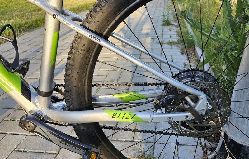 Rock Machine BLIZZ 27 HD LTD juniorské kolo