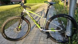 Rock Machine BLIZZ 27 HD LTD juniorské kolo