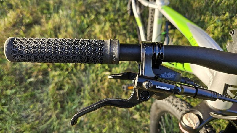 Rock Machine BLIZZ 27 HD LTD juniorské kolo