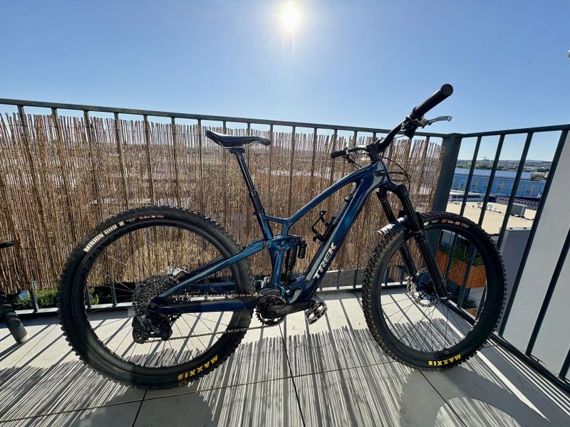 Custom Build Trek Fuel Exe 9.8 GX AXS vel M - jako nový, pouze 1100 km