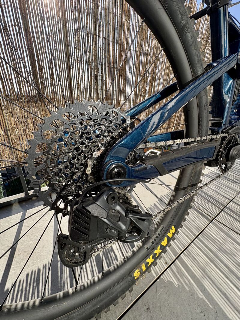 Custom Build Trek Fuel Exe 9.8 GX AXS vel M - jako nový, pouze 1100 km