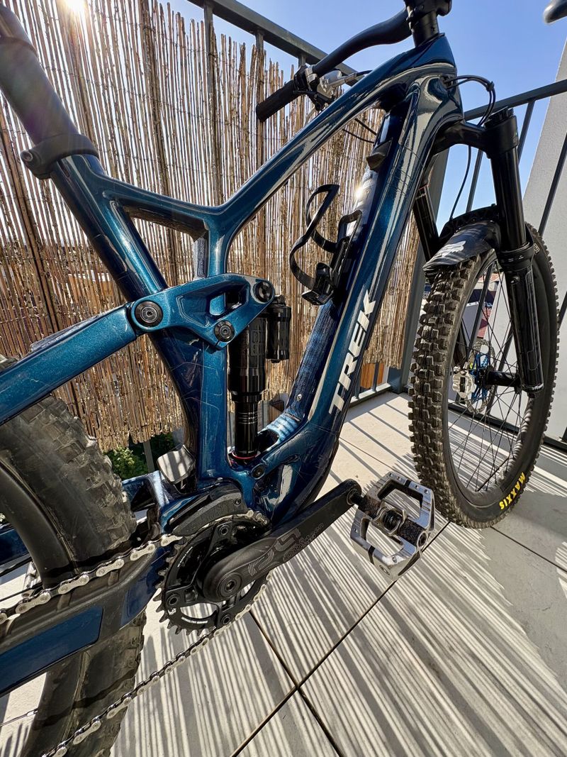 Custom Build Trek Fuel Exe 9.8 GX AXS vel M - jako nový, pouze 1100 km