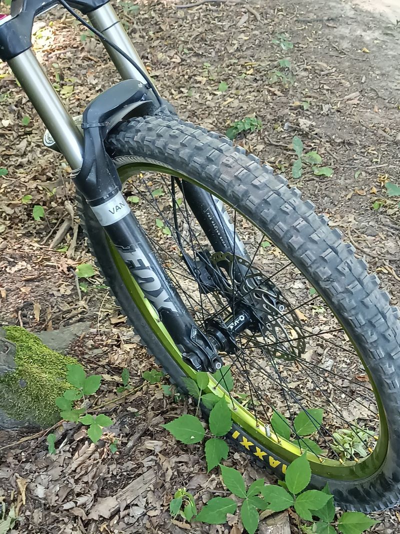 Santa Cruz nomad 