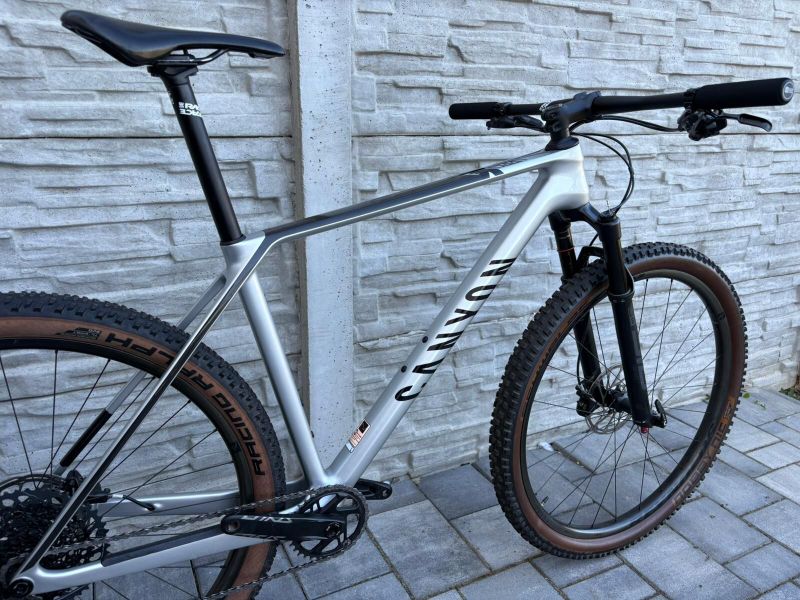 Canyon exceed cf7 karbonová kola reynolds