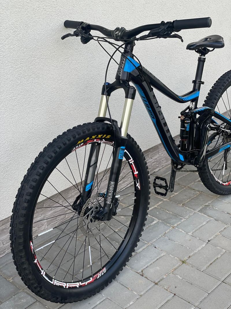 Prodám celoodpružené horské kolo GIANT Trance 3, velikost S, kola 27,5