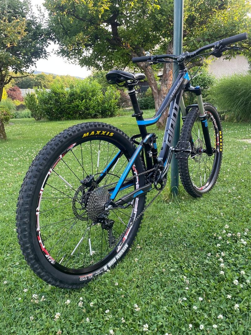 Prodám celoodpružené horské kolo GIANT Trance 3, velikost S, kola 27,5