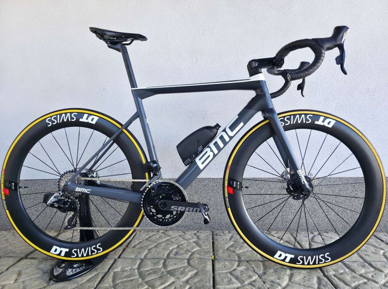Silniční kolo BMC Teammachine SLR01 ONE Carbon 2020 SRAM RED eTap