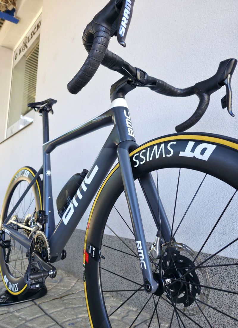 Silniční kolo BMC Teammachine SLR01 ONE Carbon 2020 SRAM RED eTap