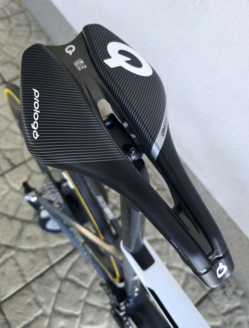 Silniční kolo BMC Teammachine SLR01 ONE Carbon 2020 SRAM RED eTap