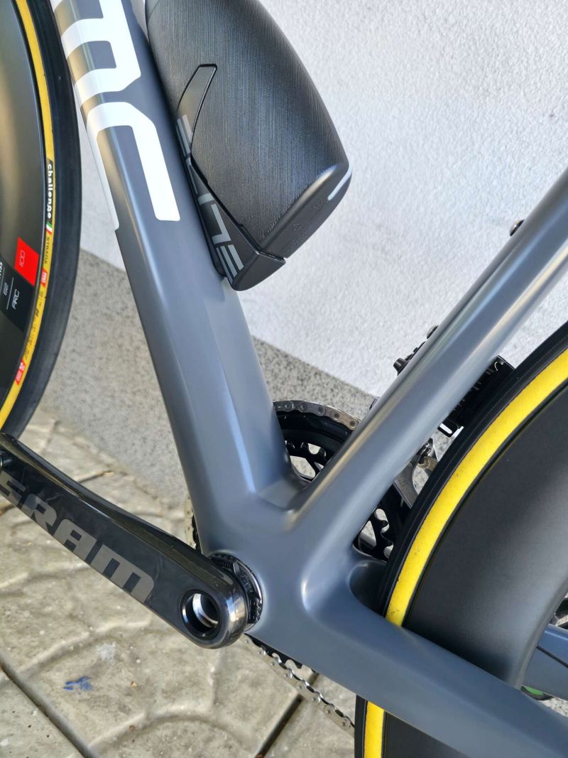 Silniční kolo BMC Teammachine SLR01 ONE Carbon 2020 SRAM RED eTap