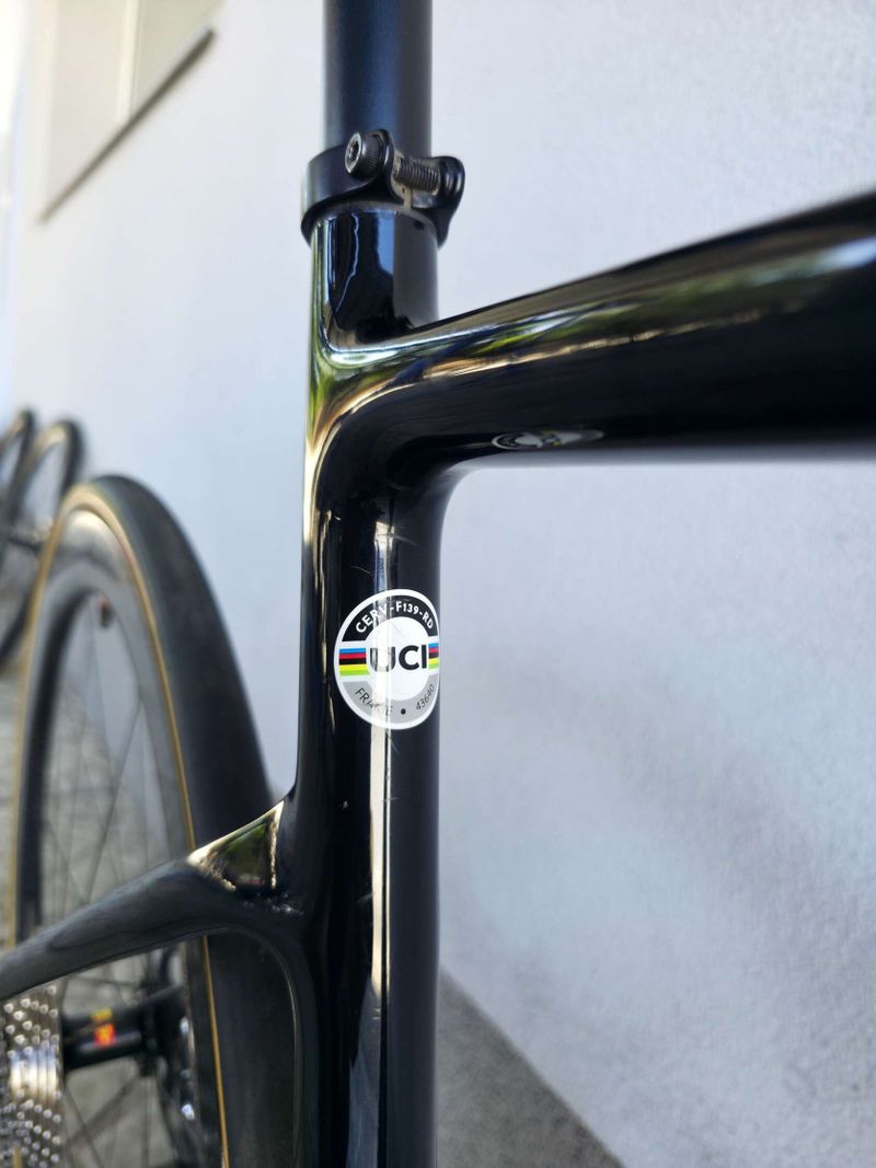 Silniční kolo Cervélo Caledonia Carbon 2022