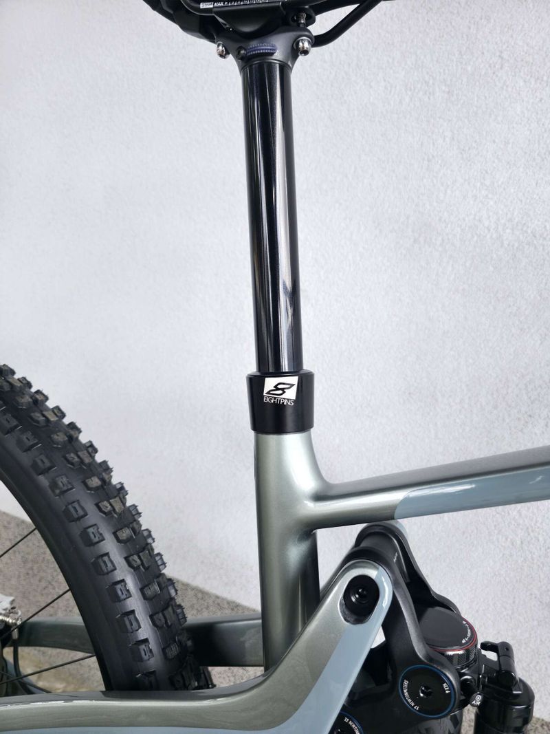 Horské kolo GHOST Riot AM CF Pro Carbon 2025 29″