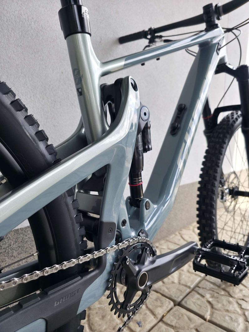 Horské kolo GHOST Riot AM CF Pro Carbon 2025 29″