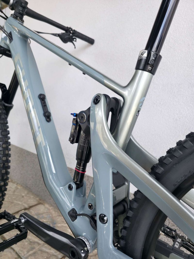 Horské kolo GHOST Riot AM CF Pro Carbon 2025 29″