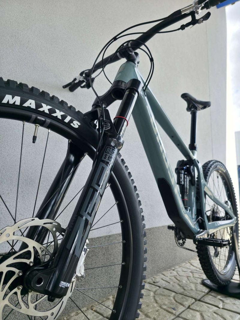 Horské kolo GHOST Riot AM CF Pro Carbon 2025 29″