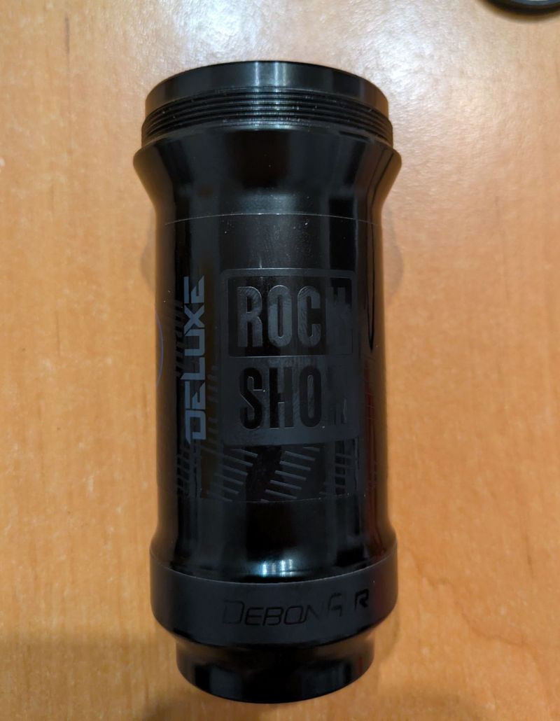 Vzduchová komora Rock Shox Deluxe + tokeny
