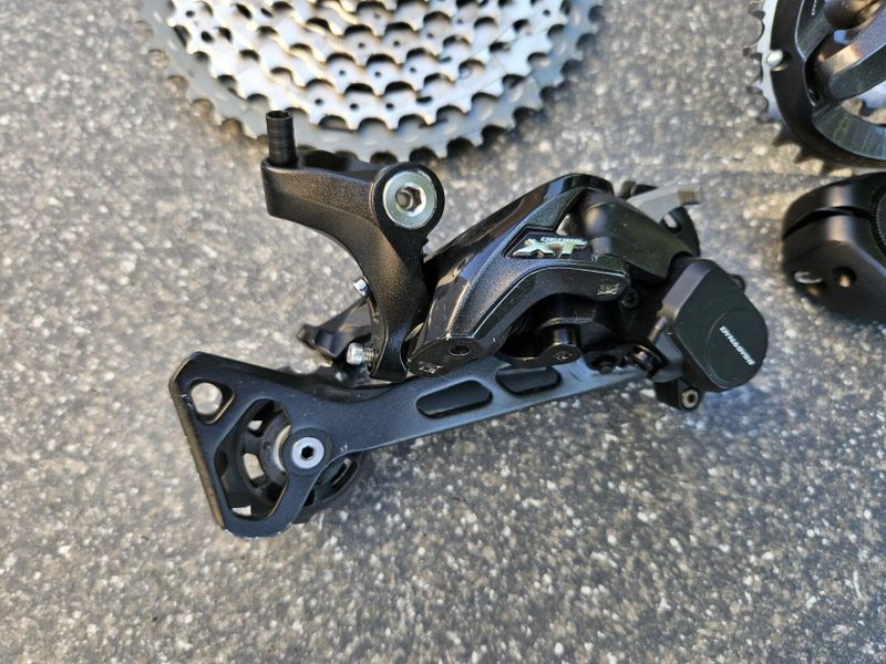 Sada Shimano XT 2x11