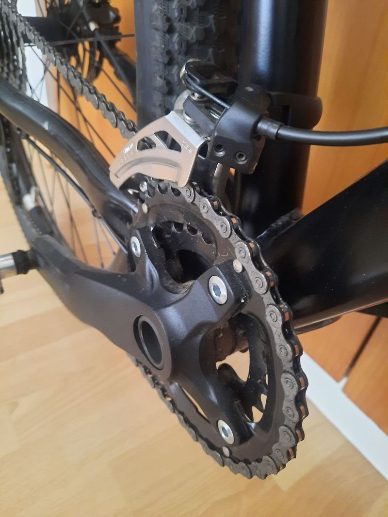 Superior XC 879 Na prodej zanovné kolo jěšte v záruce.Najeto do 200km.