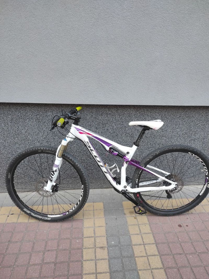 29 Scott Spark 900 (M) celoodpružené horské kolo